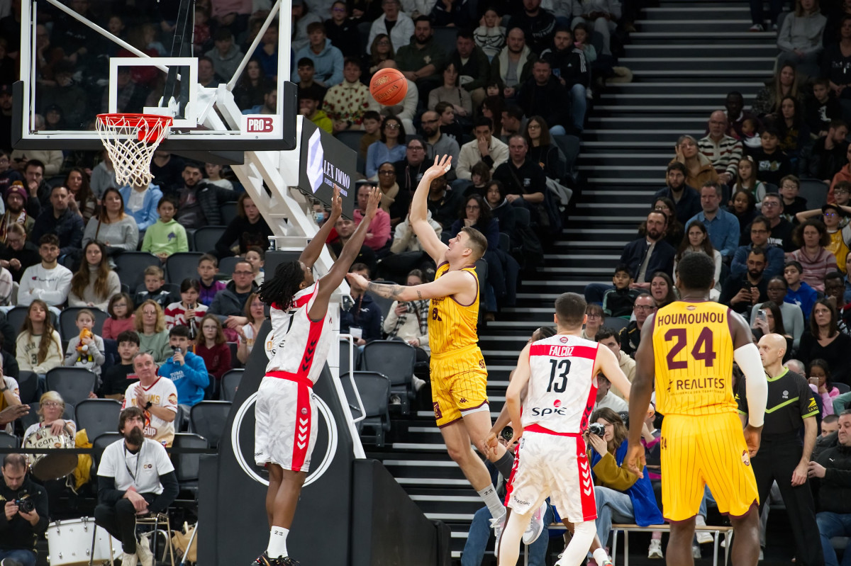 Rewind, Count, Repeat: The Manual Work Behind Basketball Analysis